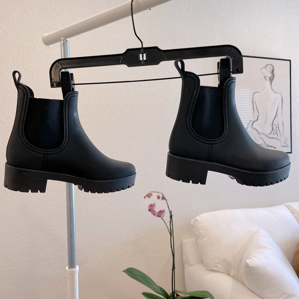 Jeffrey Campbell Chelsea boots!